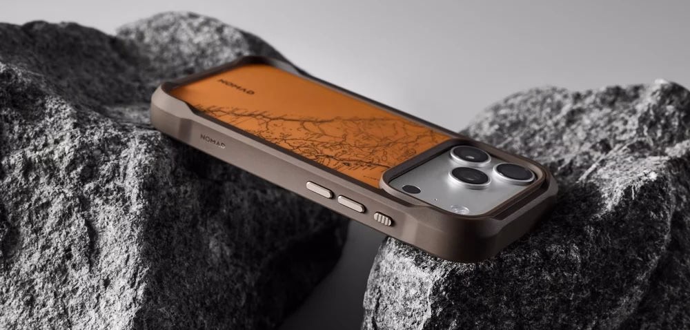 Чохол Nomad Rugged Arroyo на iPhone 18 на фоні каменів