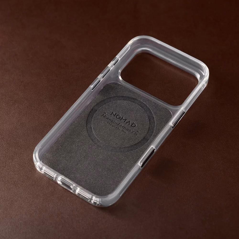 Внутрішня підкладка з мікрофібри у чохлі Nomad Clear Horween