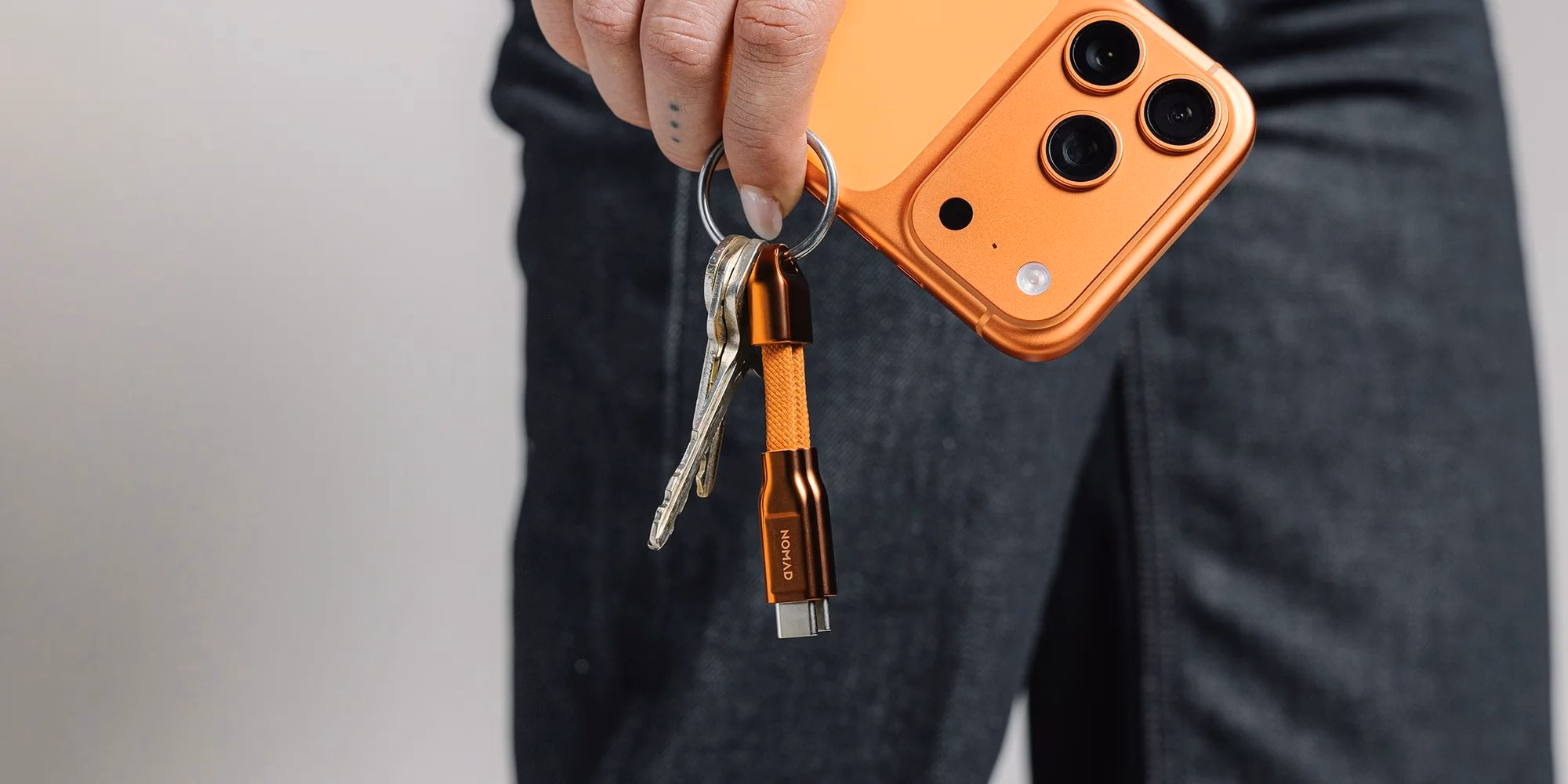 Nomad ChargeKey Stellar Orange дизайн