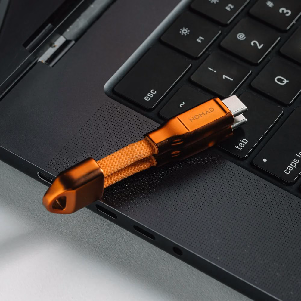 Зарядка MacBook кабелем Nomad