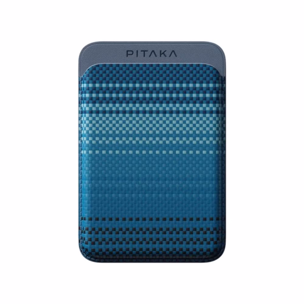 Чохол-картхолдер Pitaka Aramid Fiber Qi2 10000mAh Moonrise на студійному білому тлі