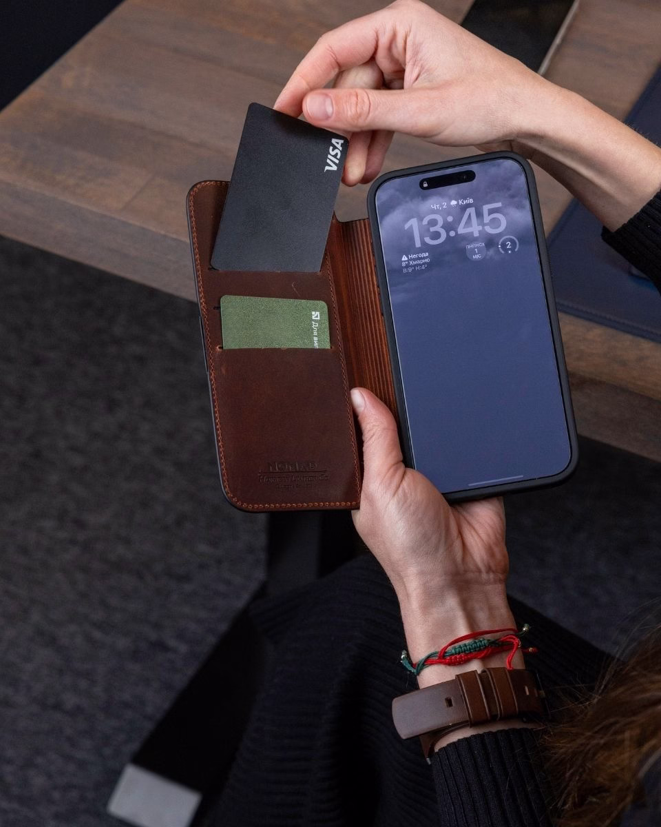 Шкіряний чохол-книжка Nomad Modern Folio Horween Olde Dublin для iPhone 17 Pro - 4