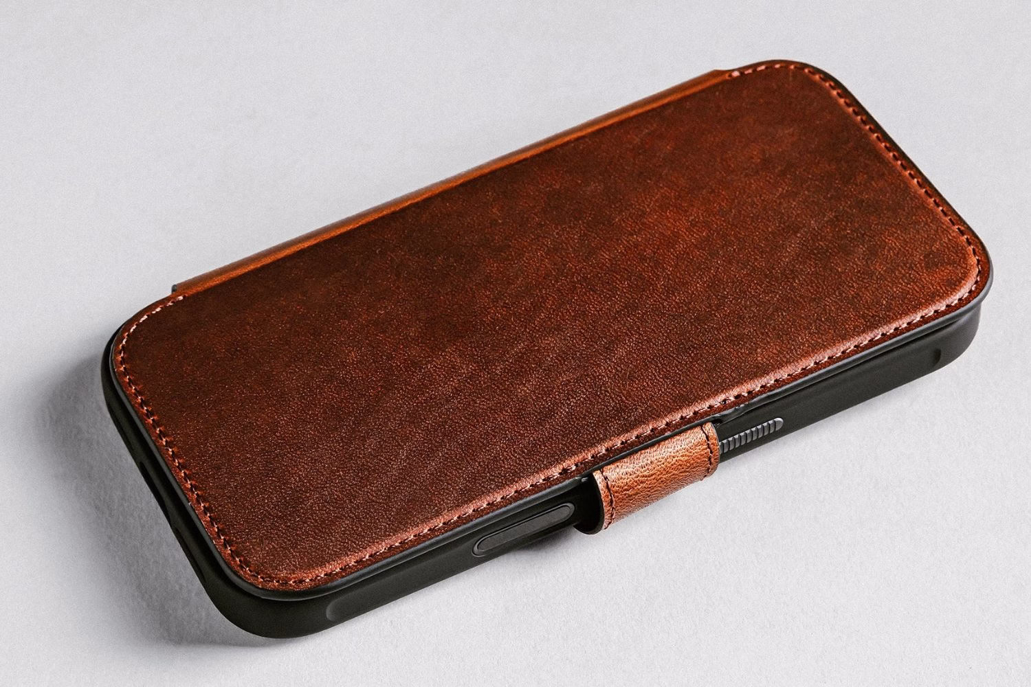 Шкіряний чохол-книжка Nomad Modern Folio Horween Olde Dublin для iPhone 17 Pro - 5