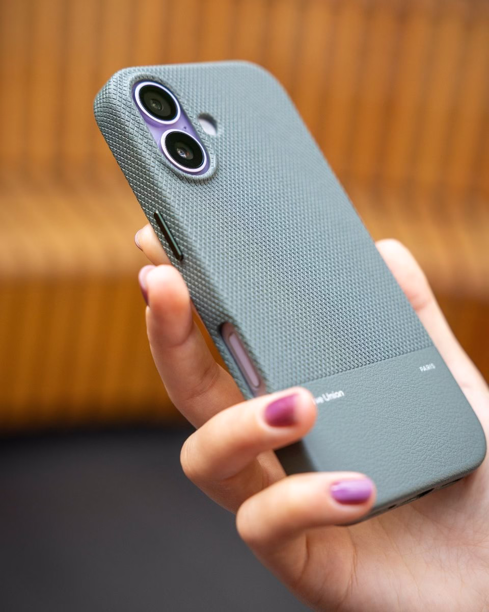 Native Union RE Classic Case